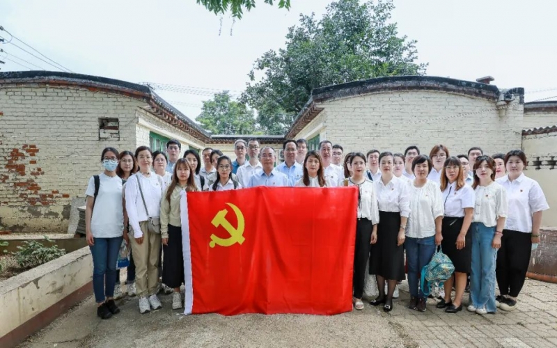 重走創(chuàng)業(yè)路 擔(dān)起新使命 融誠(chéng)物產(chǎn)集團(tuán)黨委開(kāi)展特別黨日活動(dòng)