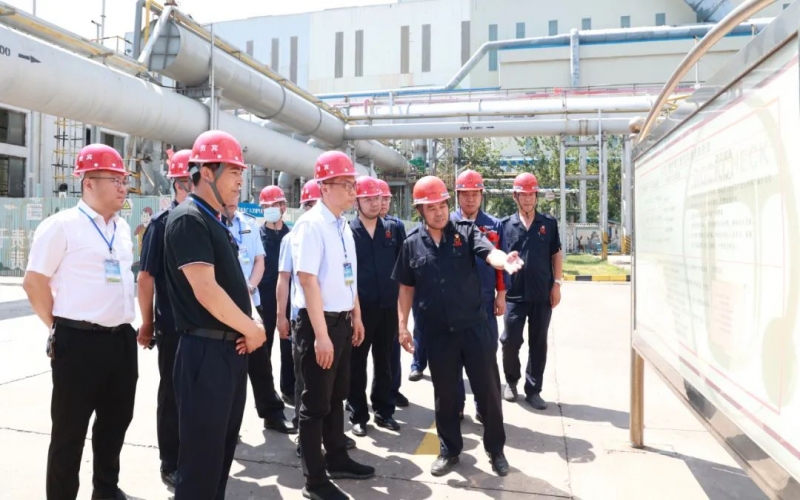 津南區(qū)委常委、常務(wù)副區(qū)長(zhǎng)楊陽(yáng)深入榮程鋼鐵集團(tuán)檢查指導(dǎo)安全工作