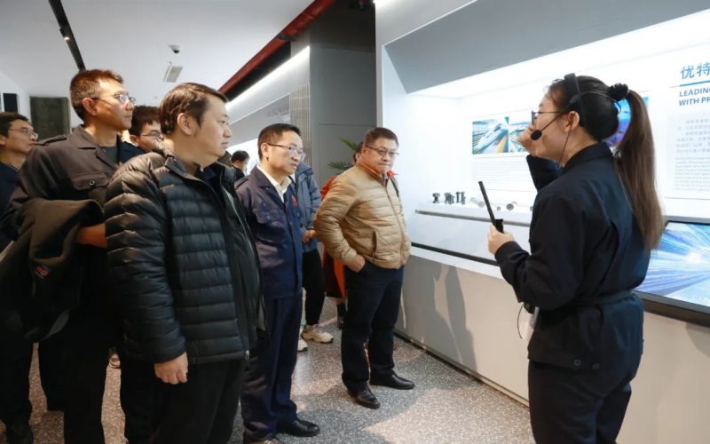 天津大學(xué)宣懷學(xué)院院長、九安醫(yī)療董事長劉毅一行到榮程集團(tuán)參觀調(diào)研