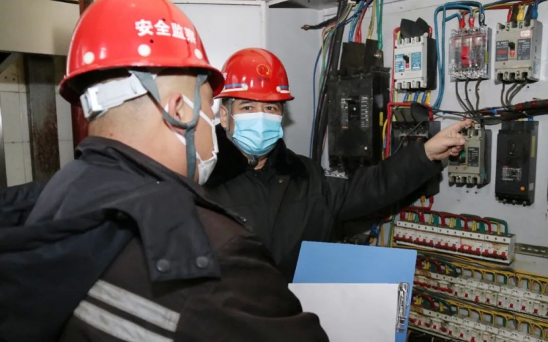 冬日生產(chǎn)，安全當(dāng)先！榮程鋼鐵集團(tuán)扎實(shí)做好冬季安全生產(chǎn)保障工作