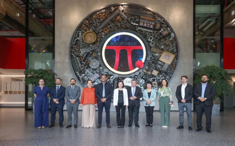 智利、哥倫比亞、尼加拉瓜、洪都拉斯駐華使館外交官一行到榮程集團(tuán)參觀(guān)交流