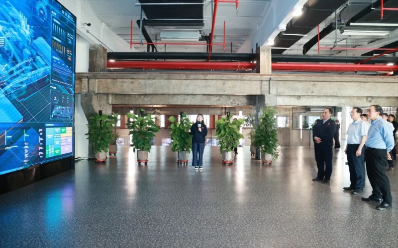 天津市政協(xié)黨組成員趙海山、副主席李劍萍一行到榮程集團參觀調(diào)研