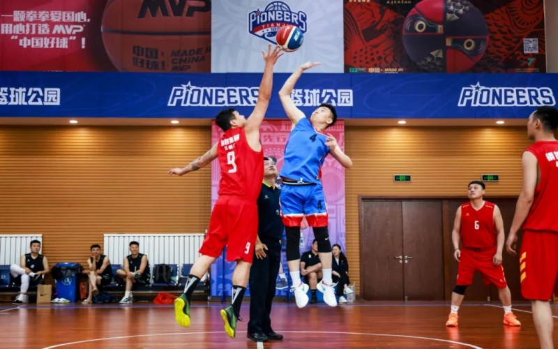 直擊超燃現(xiàn)場(chǎng)！榮程集團(tuán)第十四屆職工籃球賽第四個(gè)比賽日戰(zhàn)績播報(bào)