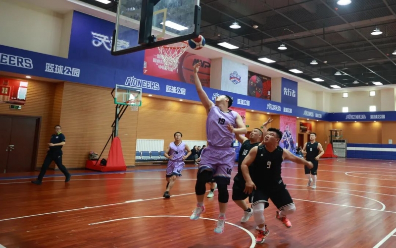 精彩對決引爆現(xiàn)場！榮程集團第十四屆職工籃球賽半決賽戰(zhàn)績播報