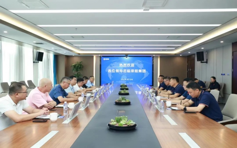 靜海區(qū)委常委、統(tǒng)戰(zhàn)部長劉啟建一行到榮程集團調研座談