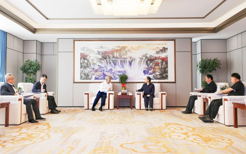 國網(wǎng)天津市電力公司董事長、黨委書記郭銘群深入榮程集團走訪調(diào)研